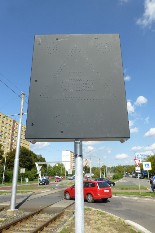 Systém varovné signalizace pro křížení tramvajové trati s pozemní komunikací - 3